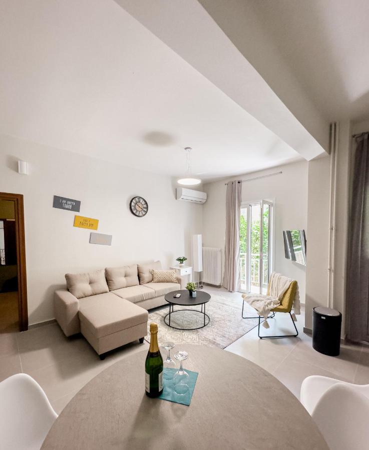 Metro Chic Haven: Modernized Urban Studio Near The Tram Афины Экстерьер фото