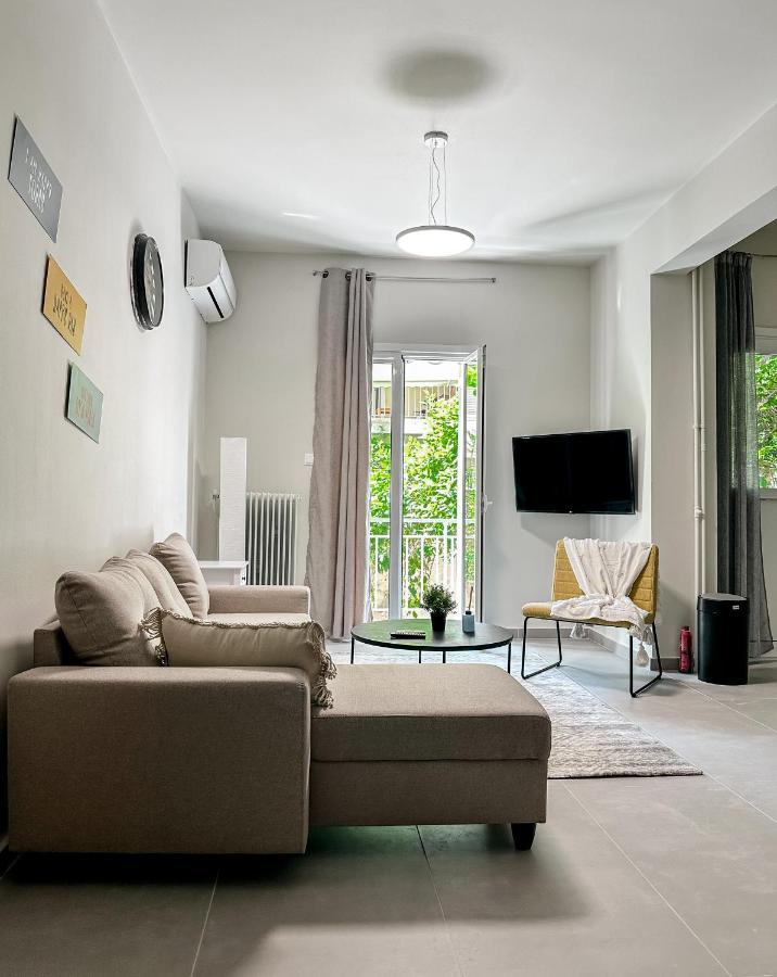 Metro Chic Haven: Modernized Urban Studio Near The Tram Афины Экстерьер фото