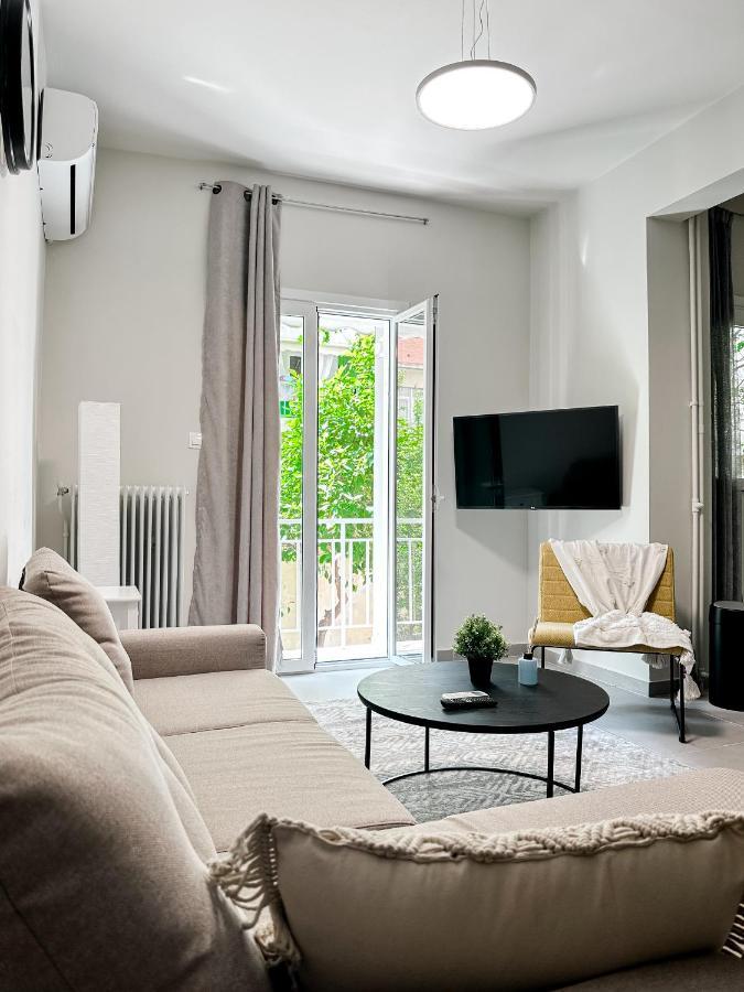Metro Chic Haven: Modernized Urban Studio Near The Tram Афины Экстерьер фото