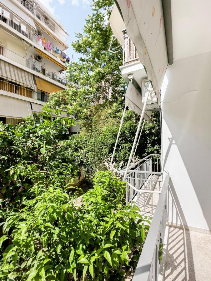 Metro Chic Haven: Modernized Urban Studio Near The Tram Афины Экстерьер фото