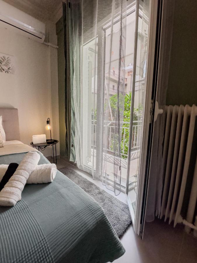 Metro Chic Haven: Modernized Urban Studio Near The Tram Афины Экстерьер фото