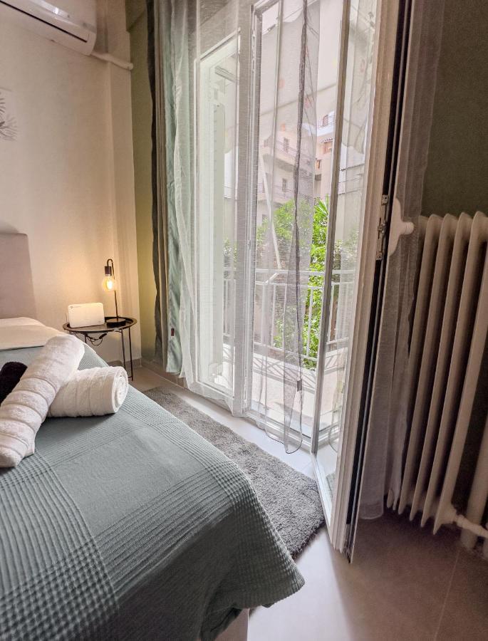 Metro Chic Haven: Modernized Urban Studio Near The Tram Афины Экстерьер фото