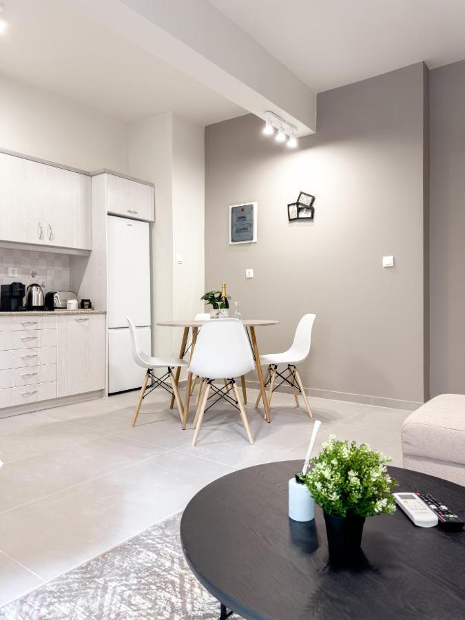 Metro Chic Haven: Modernized Urban Studio Near The Tram Афины Экстерьер фото